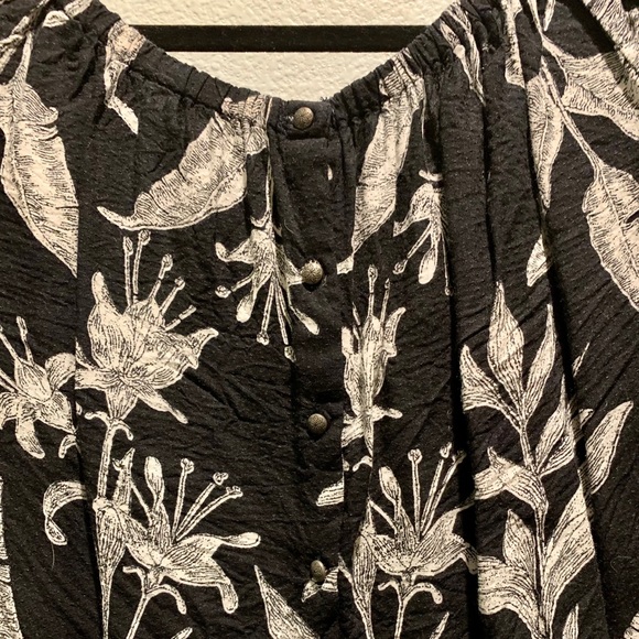 Off-The-Shoulder Button-Front Top - Picture 4 of 7